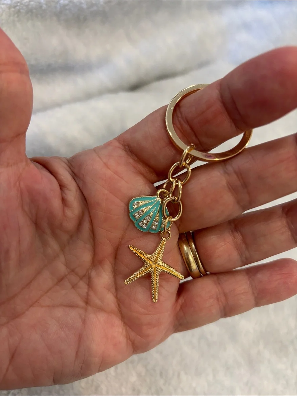 Gold Toned Starfish & Turquoise Shell Beach Ocean Sea themed Keychain NWT